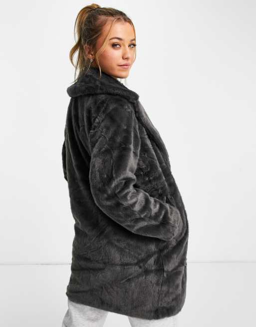 New Look - Cappotto in pelliccia sintetica grigio scuro, 2 di 4