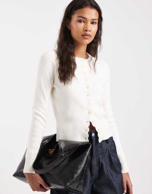 New Look - Cardigan color crema con bordi smerlati