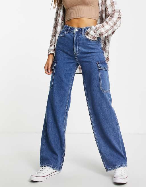 New Look cargo pocket jeans in mid blue
