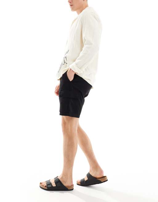New Look cargo shorts in black, 2 of 5
