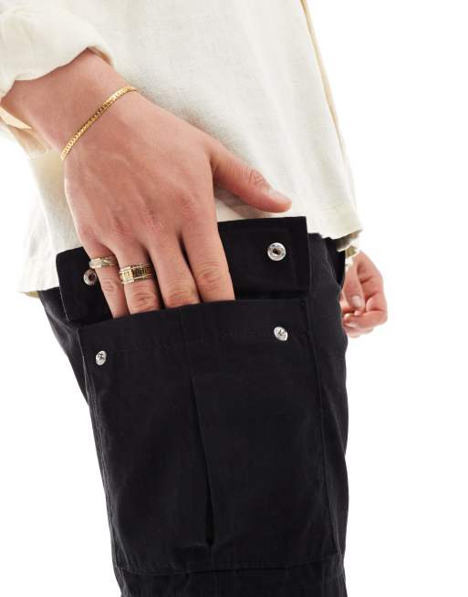 New Look cargo shorts in black, 3 of 5