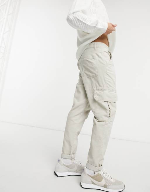New Look - Cargohose aus Cord in Stein