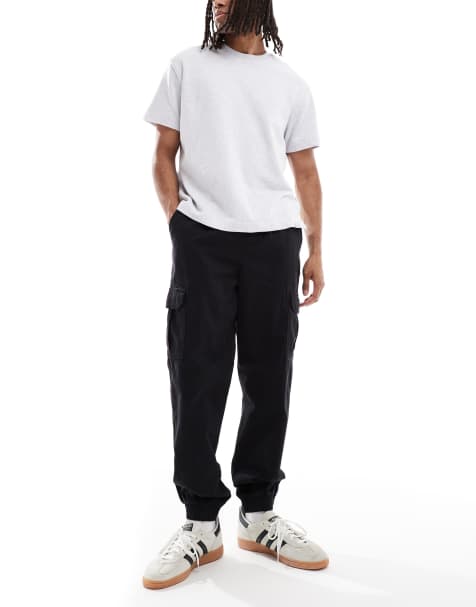 New Look – Cargohose in Schwarz mit Bündchen - view 1