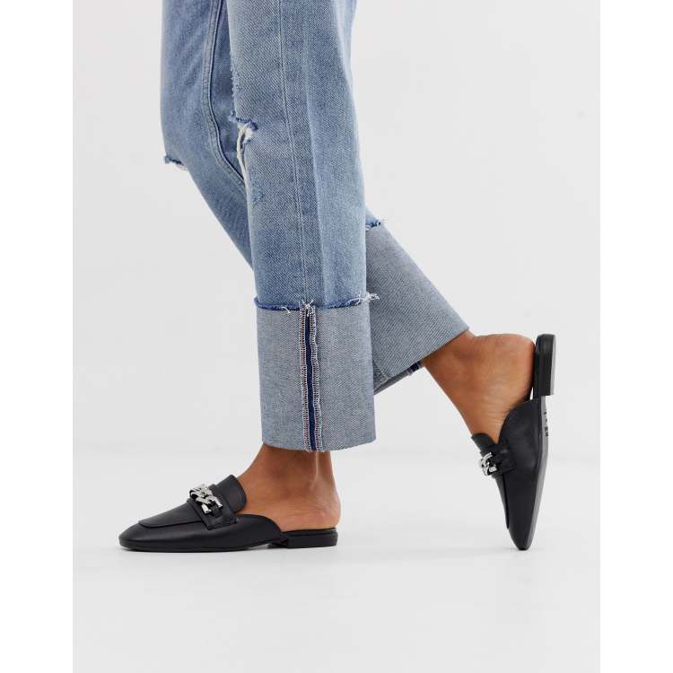 CLOSED BACK LEATHER CHAIN LOAFERS in black