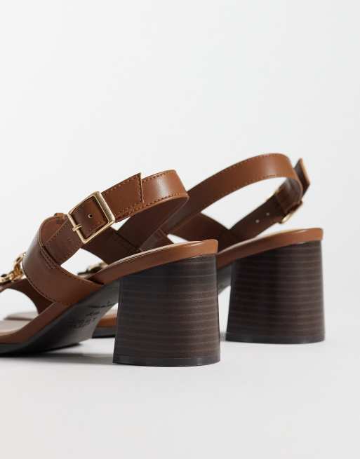 New Look chain strap detail block heeled sandals in tan, 4 of 4