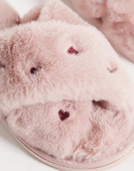 New Look chaussons croisés à cœurs en faux-fur rose, 4 de 5