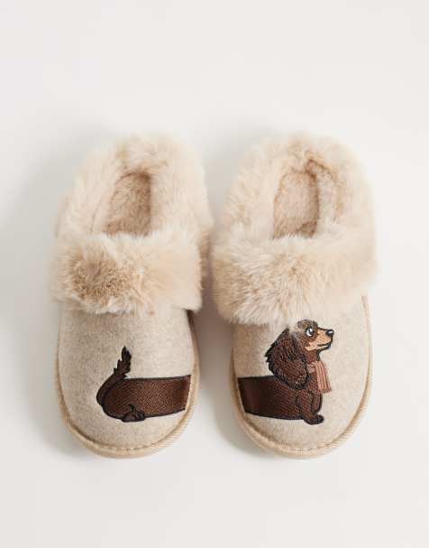 New Look chaussons fantaisie motif chien saucisse avec bordure en faux-fur camel - view 1