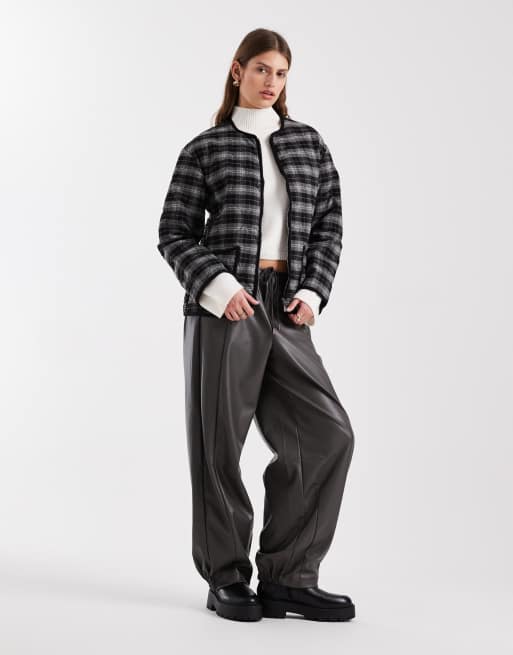 New Look check quilt padded jacket in brown, 2 of 4