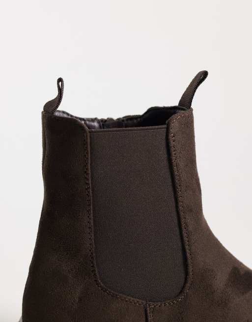 New Look Chelsea-Boots in Wildlederoptik mit grober Sohle in Dunkelbraun, 4 von 5