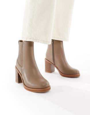 New Look - Chelsea-Stiefel in Hellbraun mit Blockabsatz-Brown