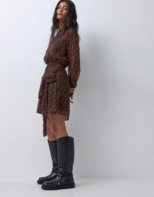 New Look chiffon belted sash detail mini dress in brown polka dot, 2 of 5