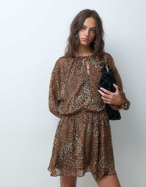 New Look chiffon tie detail mini dress in leopard print, 3 of 5