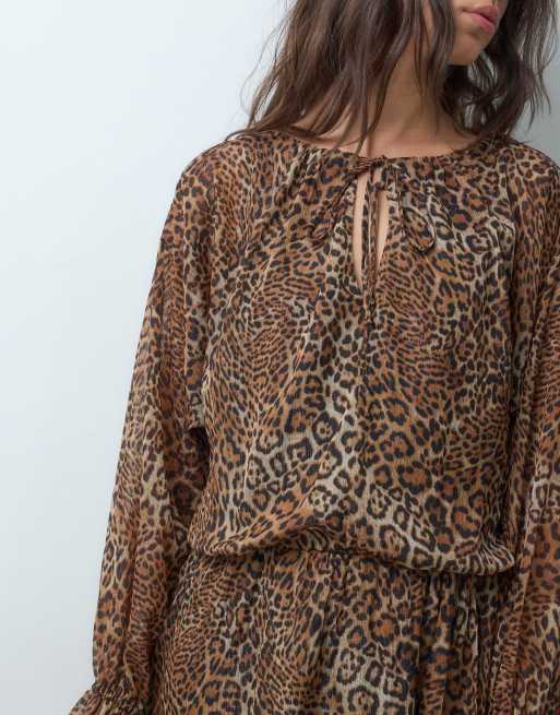 New Look chiffon tie detail mini dress in leopard print, 4 of 5