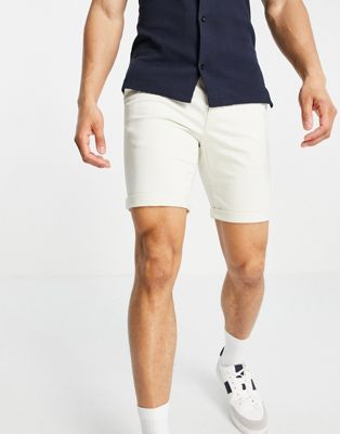 New Look – Chino-Shorts in Stone-Weiß