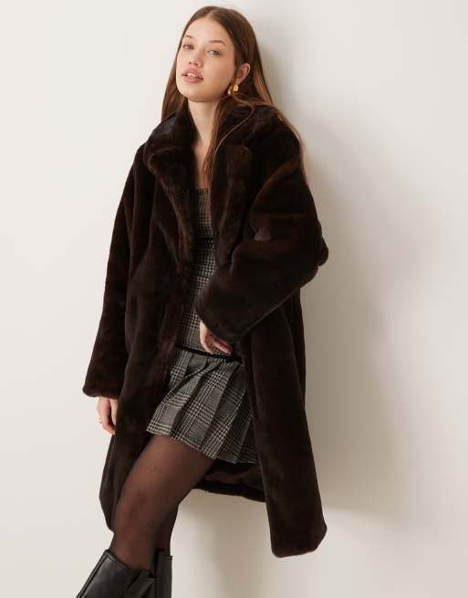 New Look - Chokoladebrun longline-frakke i imiteret pels, 2 af 4