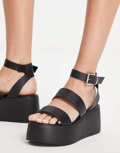 New Look chunky 90s sandals in black ASOS