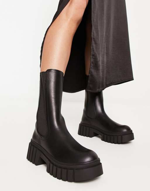 New Look chunky calf flat boots with extreme cleated sole in black