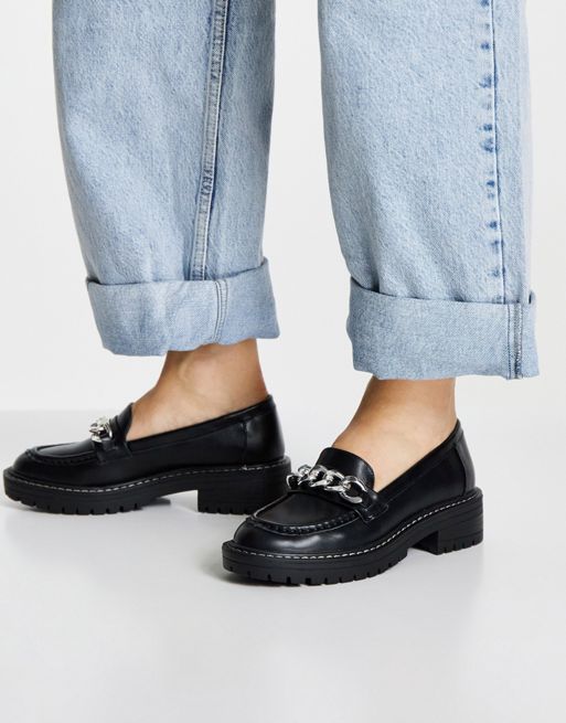 New Look chunky chain detail loafers in black | ASOS