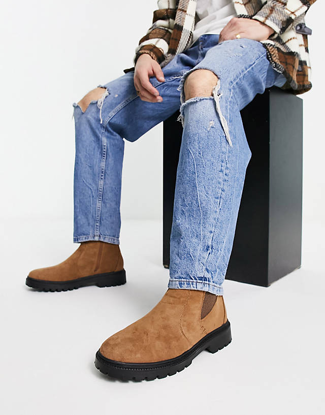 New Look - chunky faux suede chelsea boots in tan