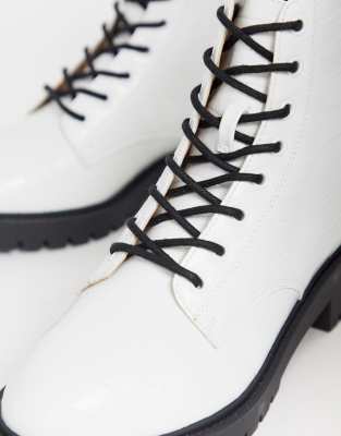 new look chunky flatform lace up flat boot in black