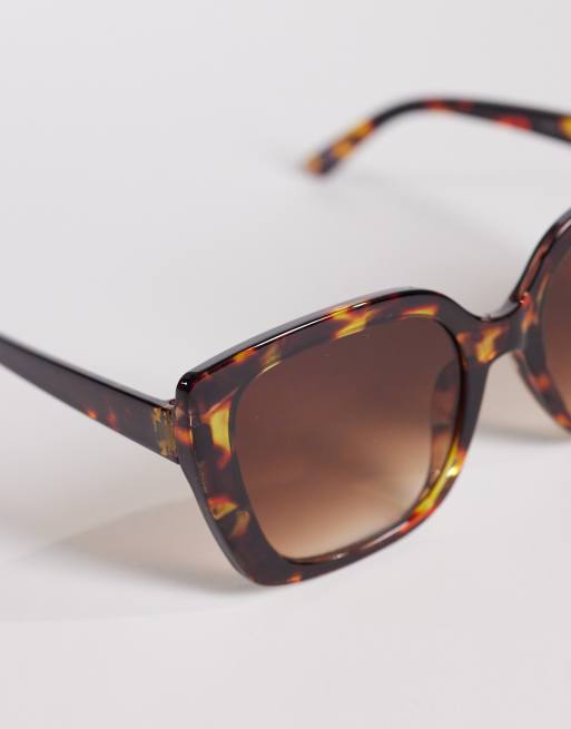 New Look chunky frame sunglasses in brown, 2 of 3