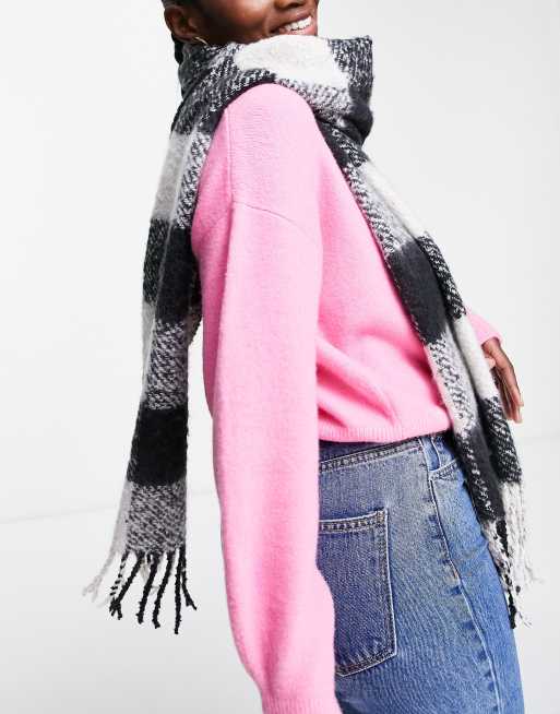 New Look chunky gingham scarf in black