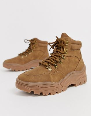 New Look chunky hiking boots in tan | ASOS