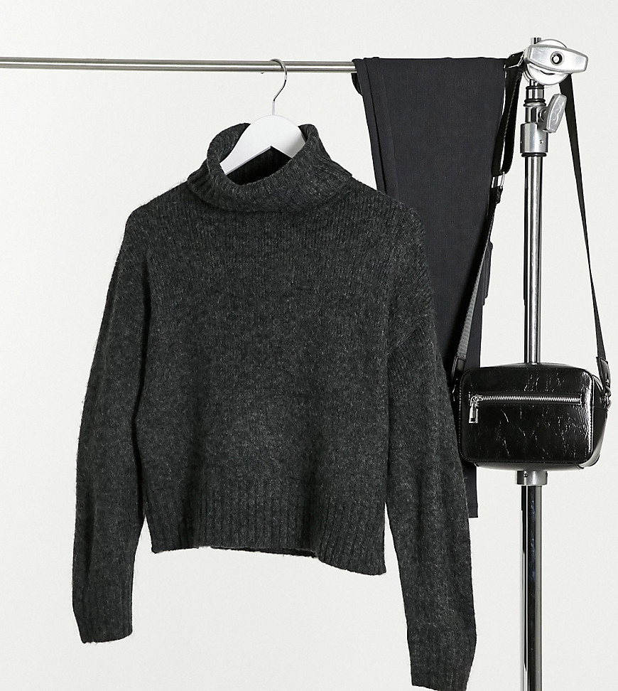 New Look chunky knitted roll neck sweater in charcoal gray-Grey