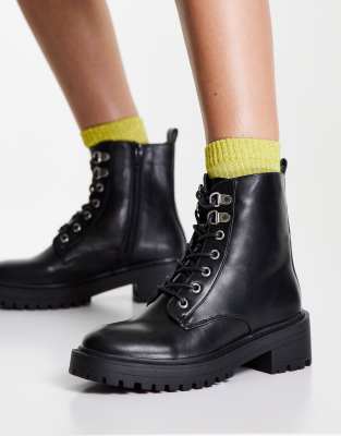 new look chunky flat lace up boot in black