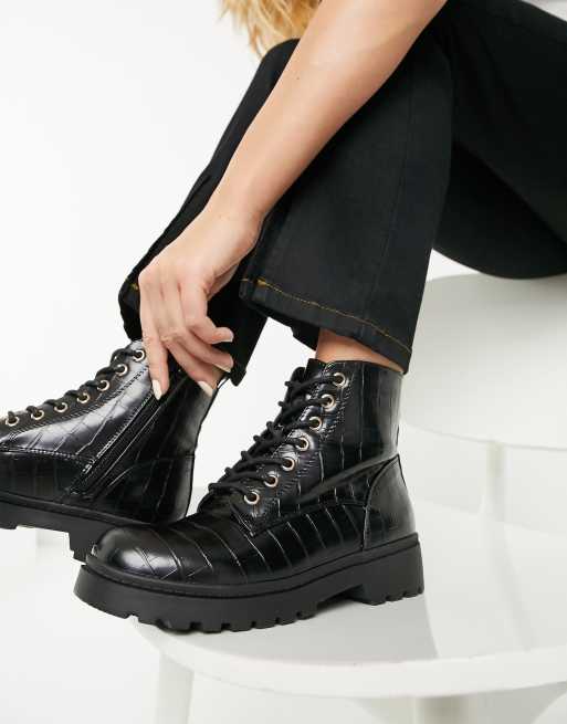 New look chunky lace up flat ankle boot in black croc ASOS