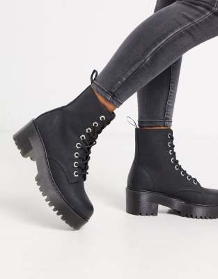 new look chunky flat lace up boot in black