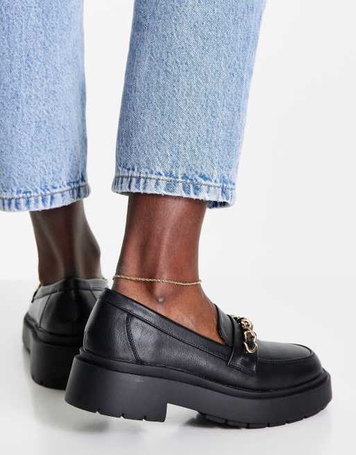 New Look chunky loafers with chain detail in black, 2 of 4