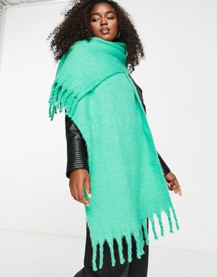 New Look chunky tassel scarf in green