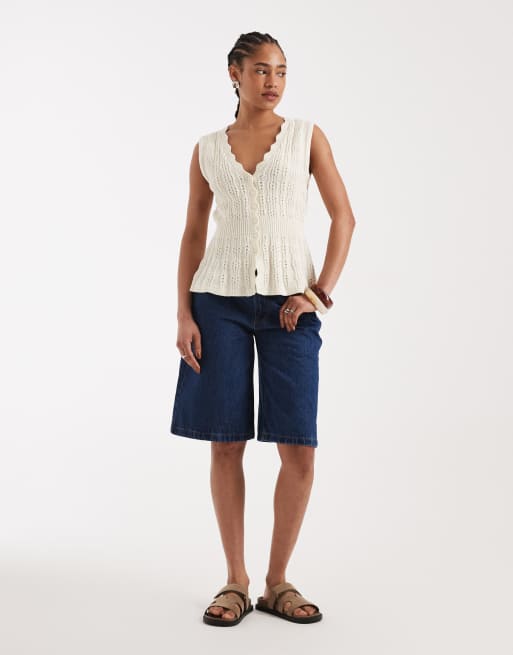 New Look cinched waist knitted waistcoat in cream, 2 of 4