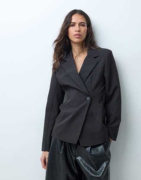 New Look cinched waist power shoulder blazer in black - view 1