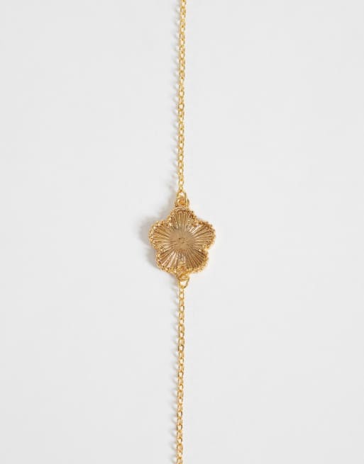 New Look clover flower gold plated bracelet in gold , 2 of 3