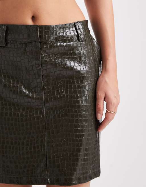 New Look co-ord PU croc printed mini skirt in khaki, 4 of 5