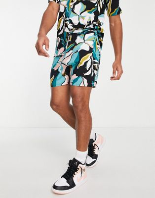 New Look co-ord shorts with floral print in black - ASOS Price Checker
