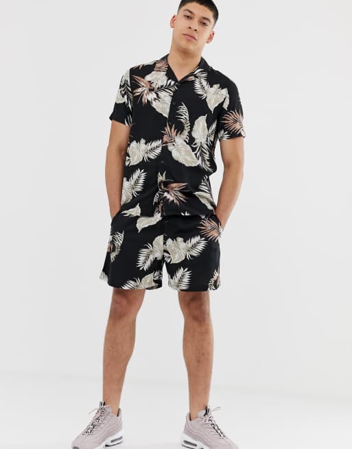 New Look co-ord shorts with leaf print in black, 4 of 4