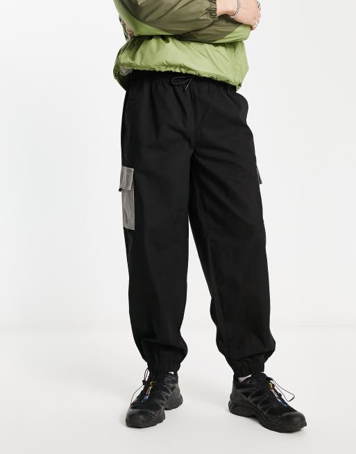 New Look contrast cargos in black