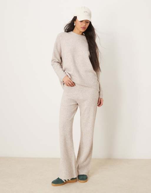 New Look - Coordinato color avena con maglione oversize e joggers