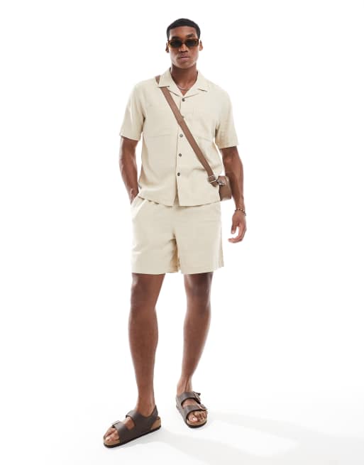 New Look - Coordinato con pantaloncini e camicia squadrata con tasche doppie color pietra in misto lino