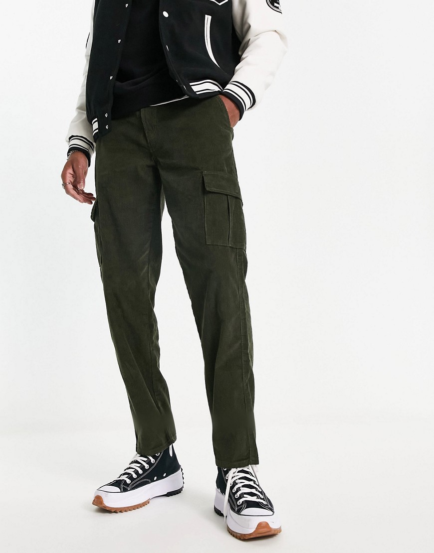 New Look cord straight fit cargos in khaki-Green