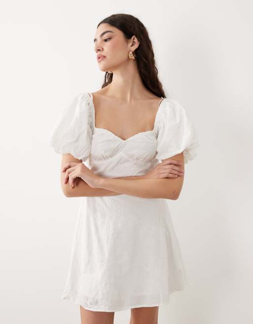 New Look – Cornelli – Minikleid in Weiß mit Puffärmeln, 3 von 4