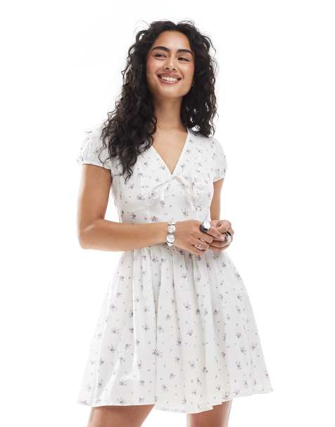 New Look corset detail tea dress in white floral print - view 1