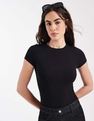 New Look Crew Neck Bodysuit In Black