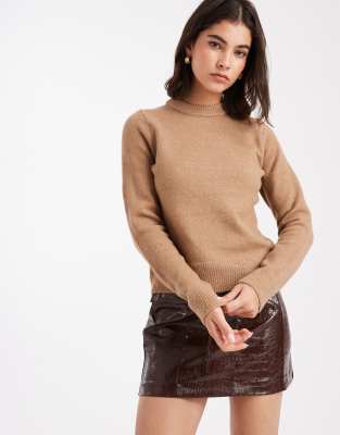 New Look New Look crew neck jumper in camel-Neutral