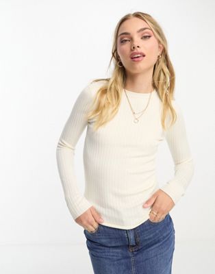 New Look crew neck jumper in off white