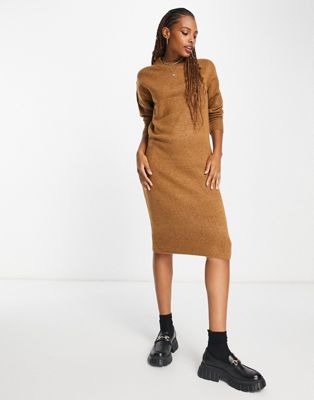 New Look crew neck midi knitted dress in mid brown