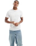 [New Look] New Look crew neck regular fit t-shirt in white 2XL White